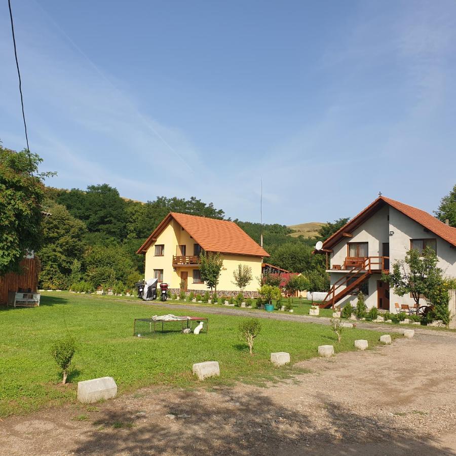 Casa Maya Săsciori Exterior photo